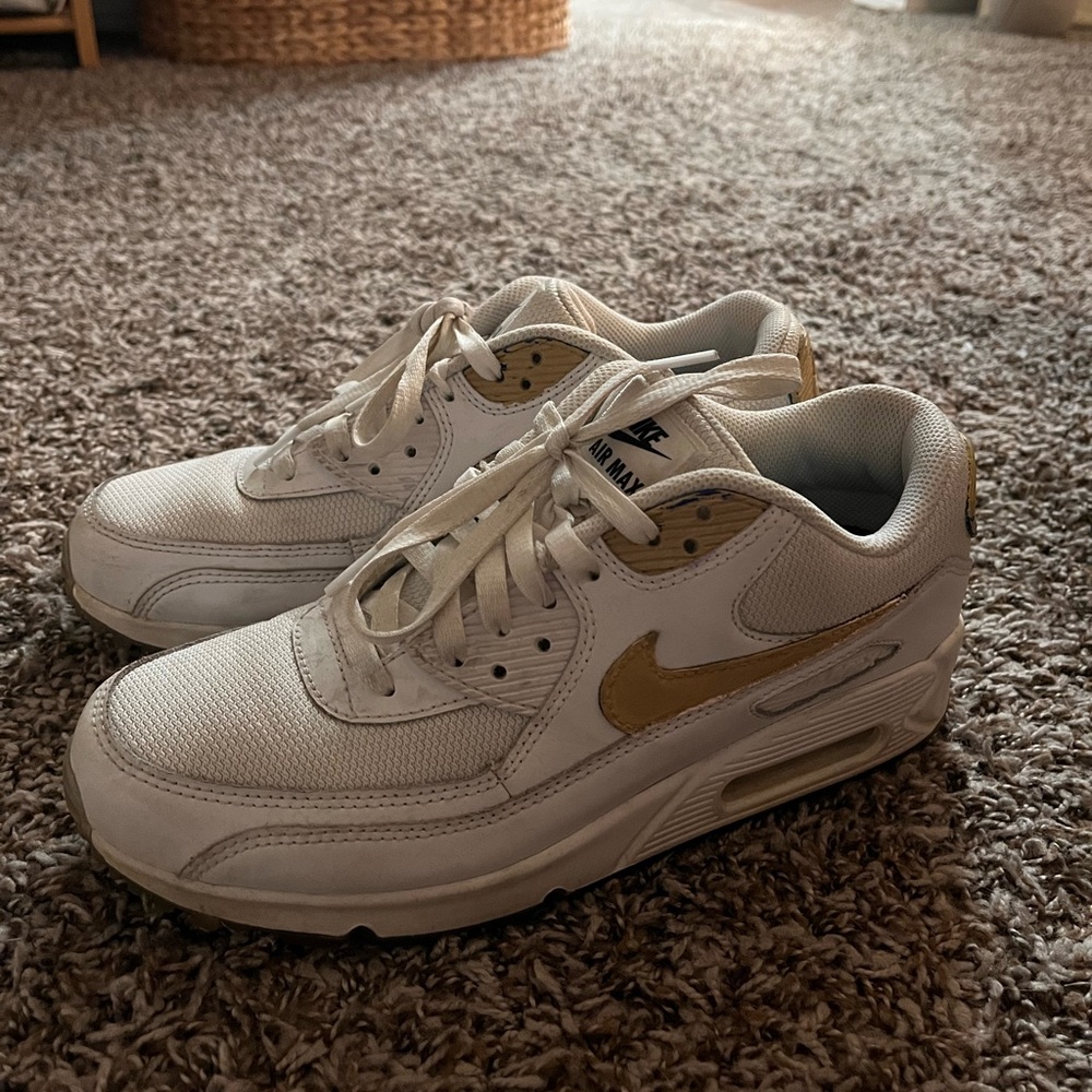 WHITE & TAN AIR MAX